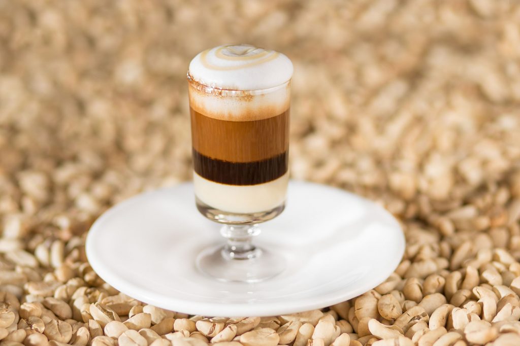 vaso de café espresso macchiato