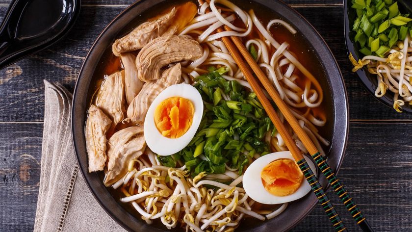 Plato de ramen servido