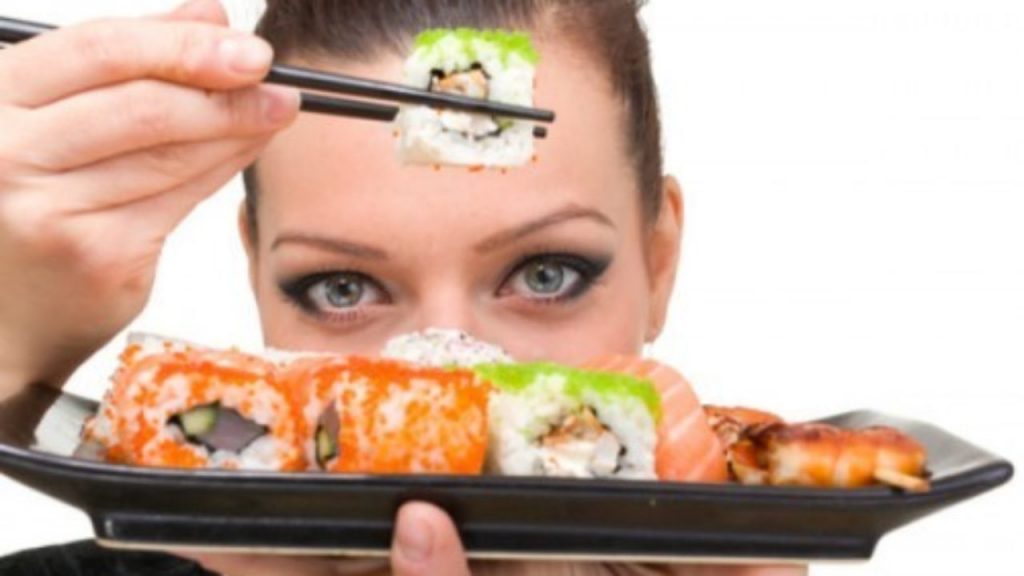 bocado para comer sushi