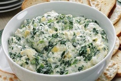 bowl con dip de espinaca