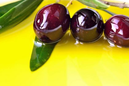 aceite de oliva y aceitunas