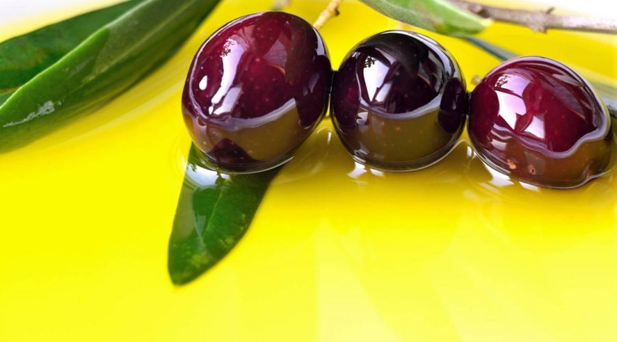 aceite de oliva y aceitunas